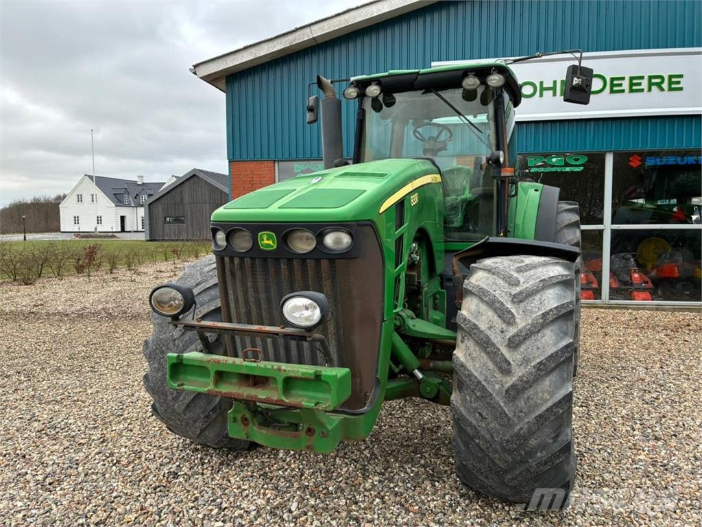 John Deere 8330 Traktorer