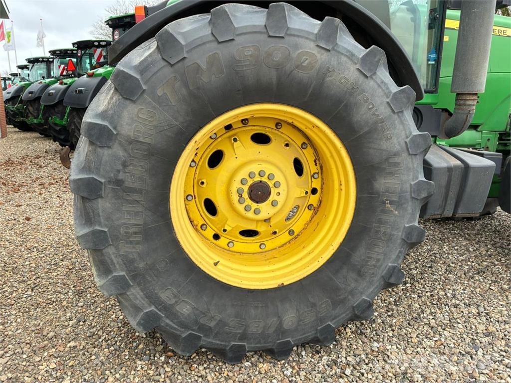 John Deere 8330 Traktorer