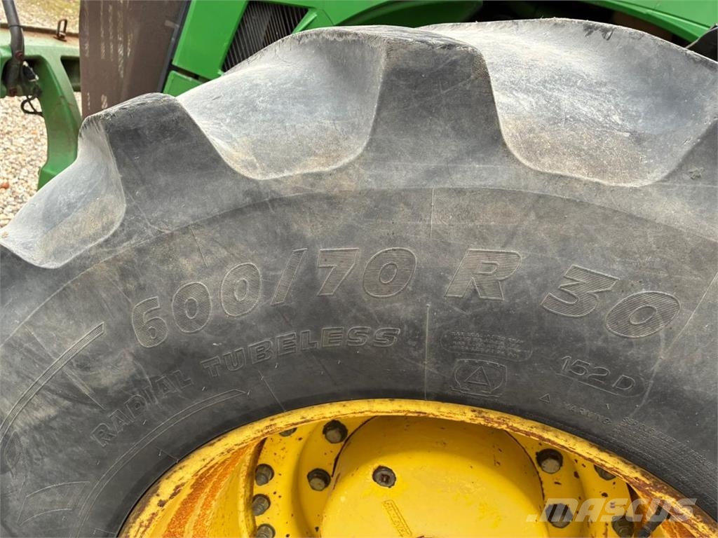 John Deere 8330 Traktorer