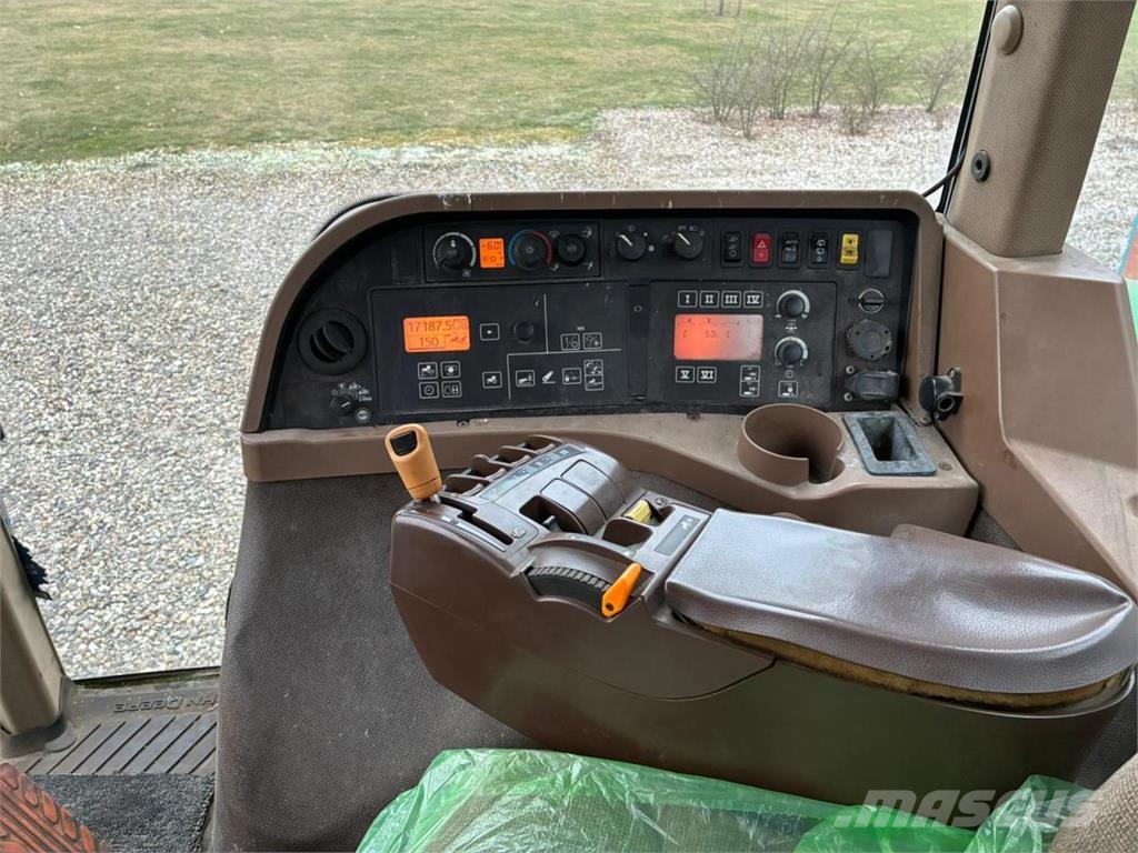 John Deere 8330 Traktorer