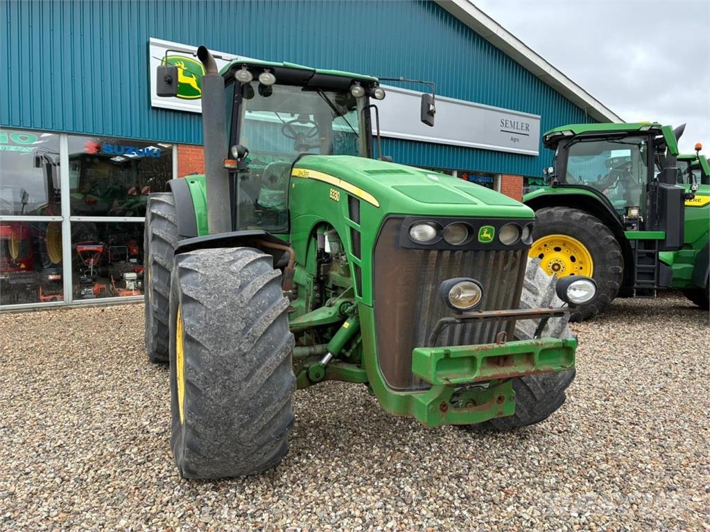 John Deere 8330 Traktorer