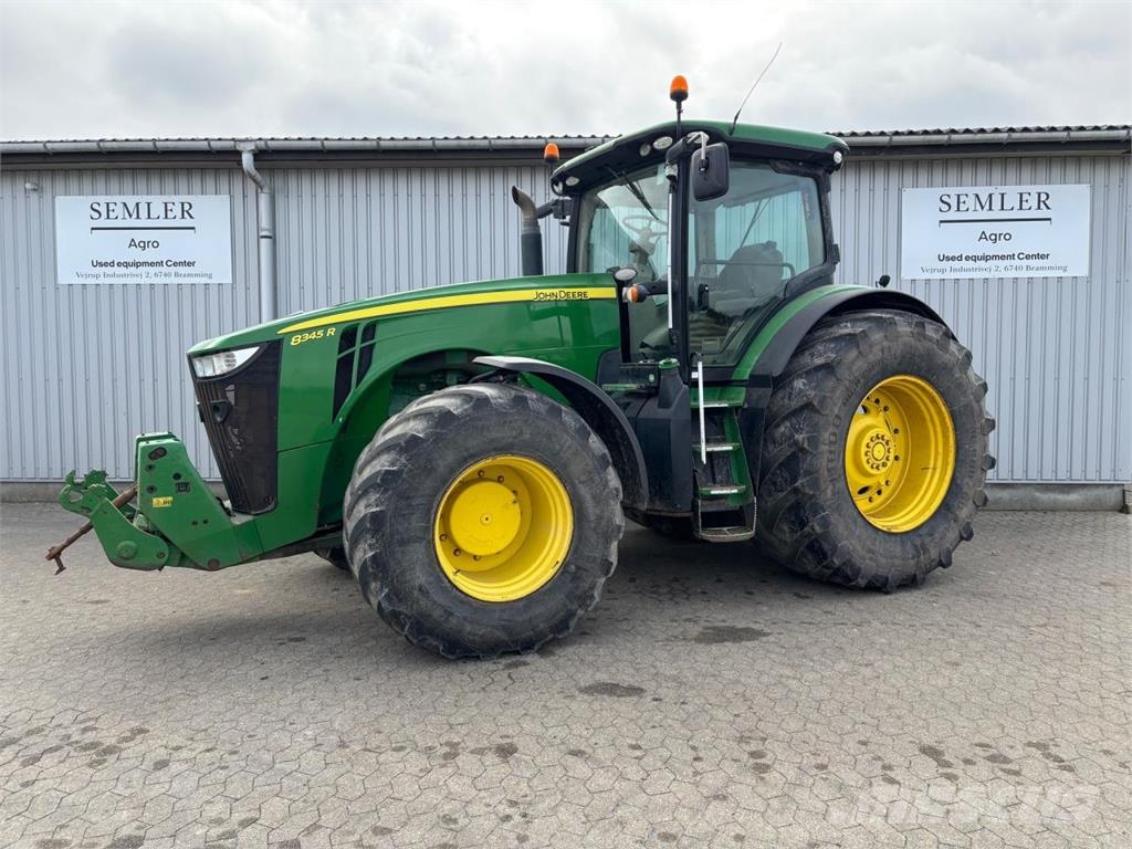 John Deere 8345R الجرارات