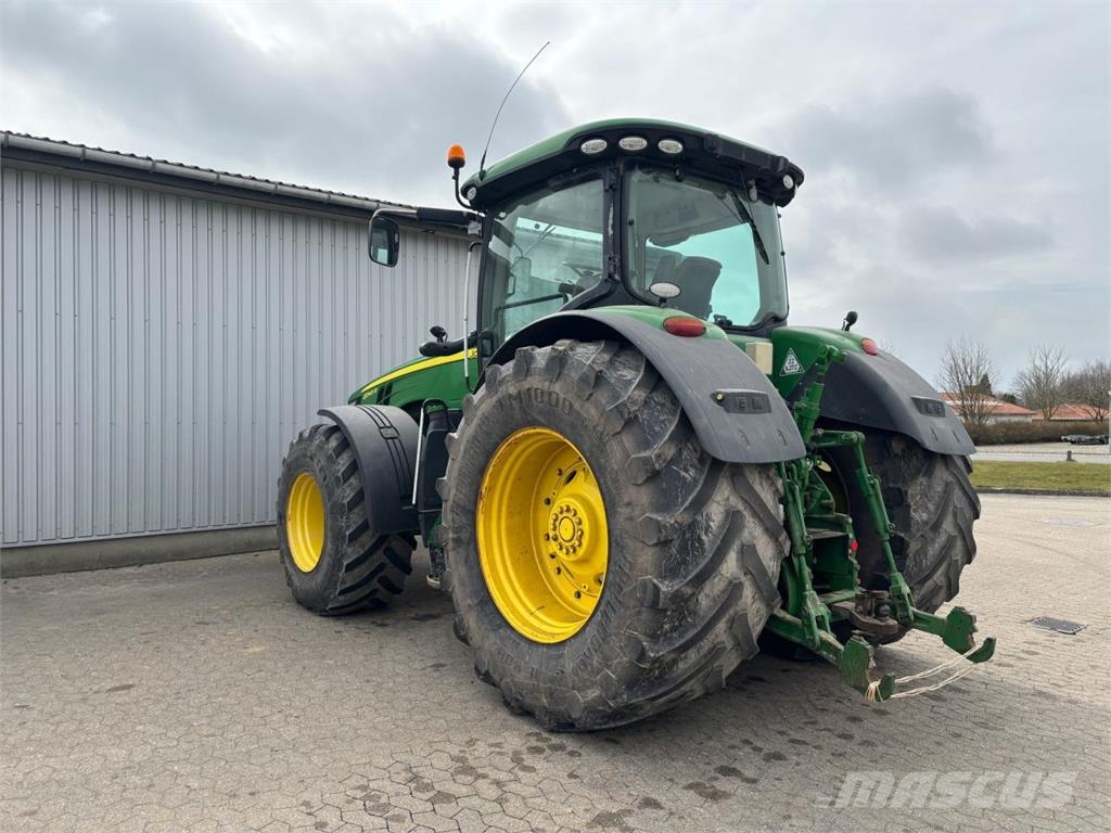 John Deere 8345R الجرارات