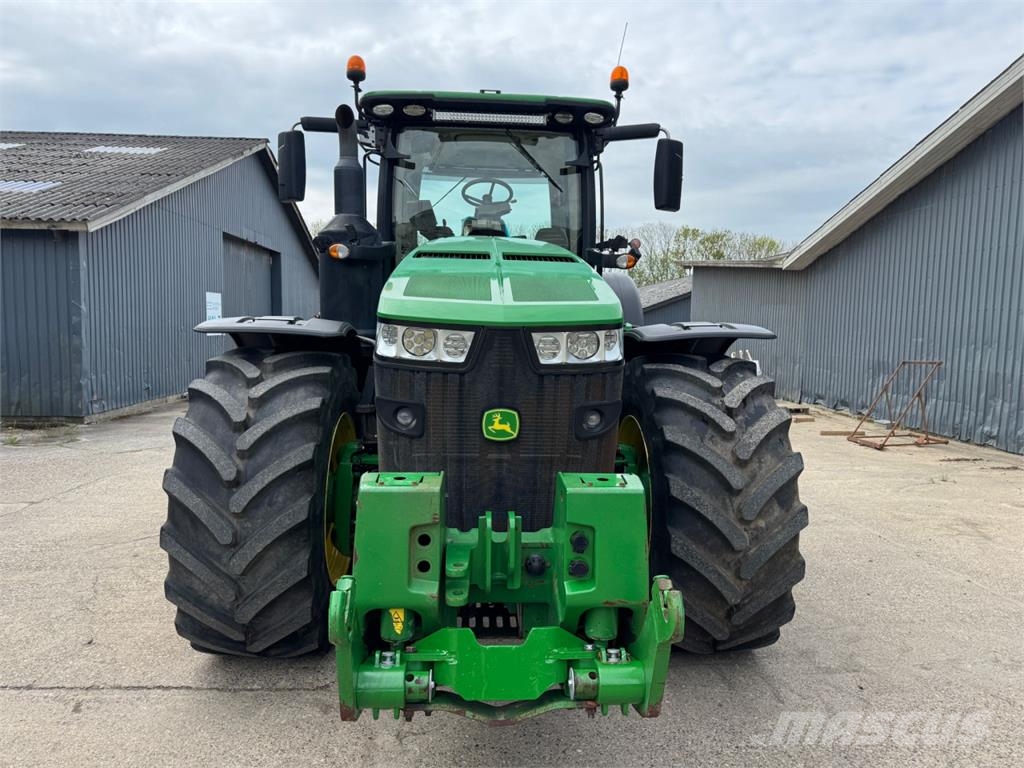 John Deere 8370R Trattori