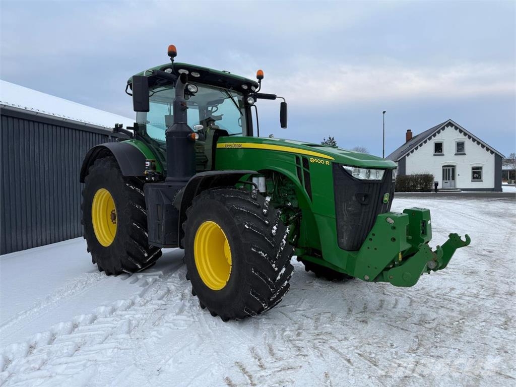 John Deere 8400R 트랙터