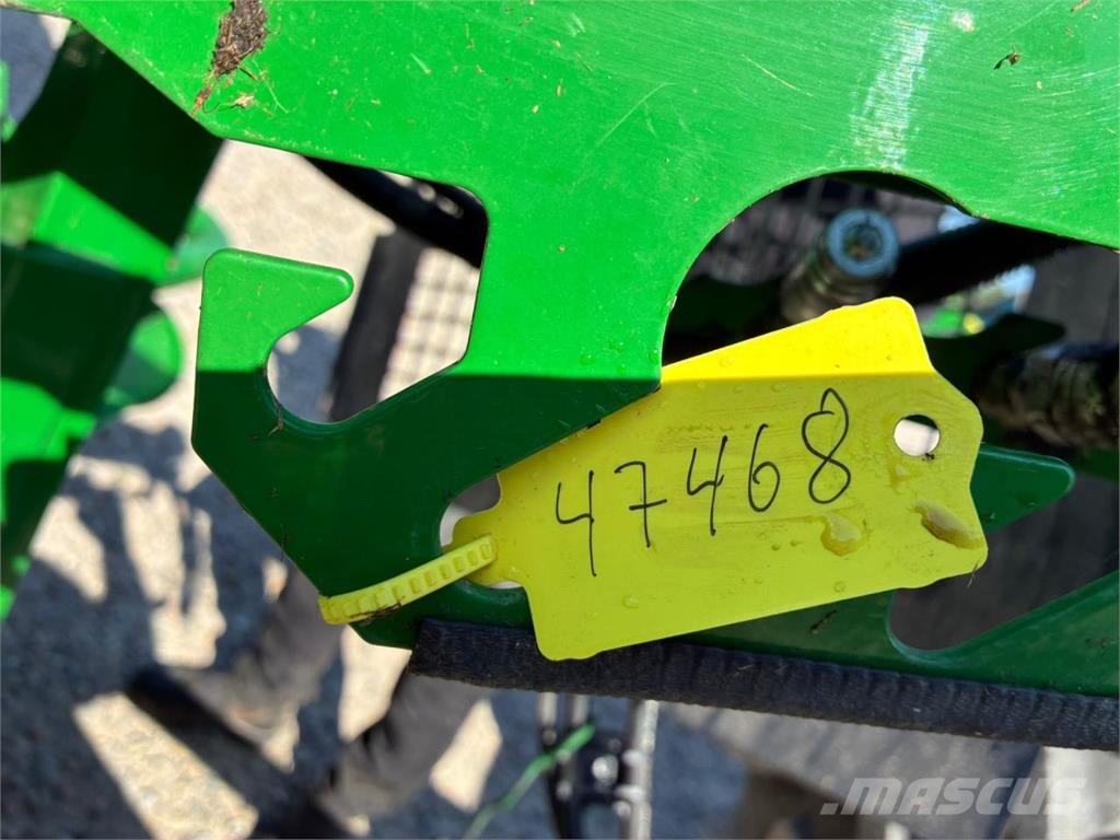 John Deere 864 RB ROTORFLOW محزمات مستديرة