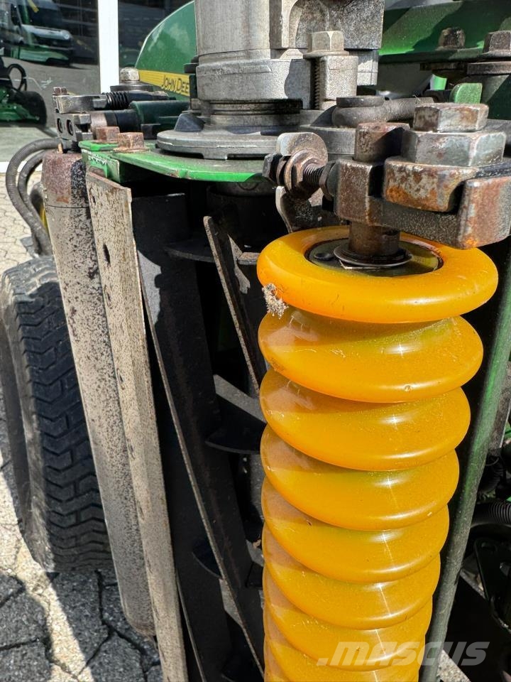John Deere 8700 A Fairway mowers