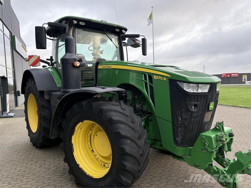 John Deere 8R 370 Traktoren