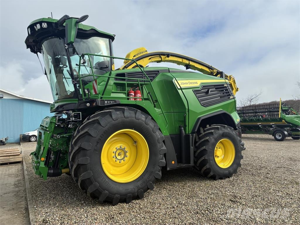 John Deere F8 600 Forage harvesters