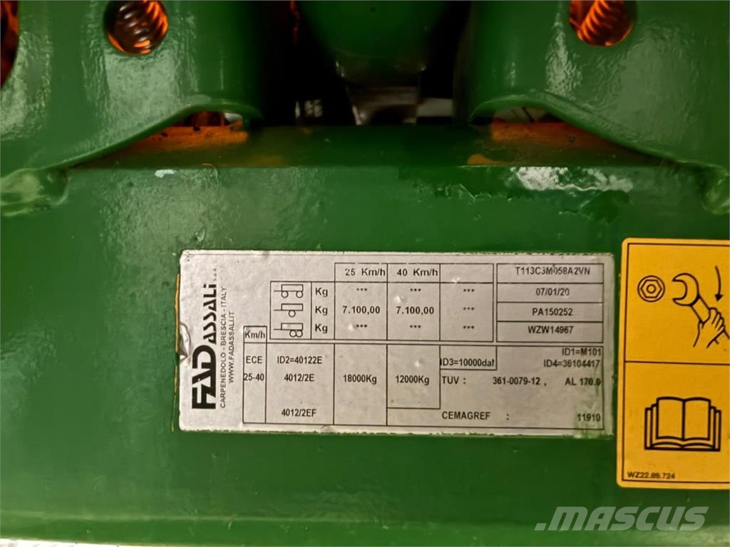 John Deere M740 TRAILERSPRØJTE Slepesprøyter