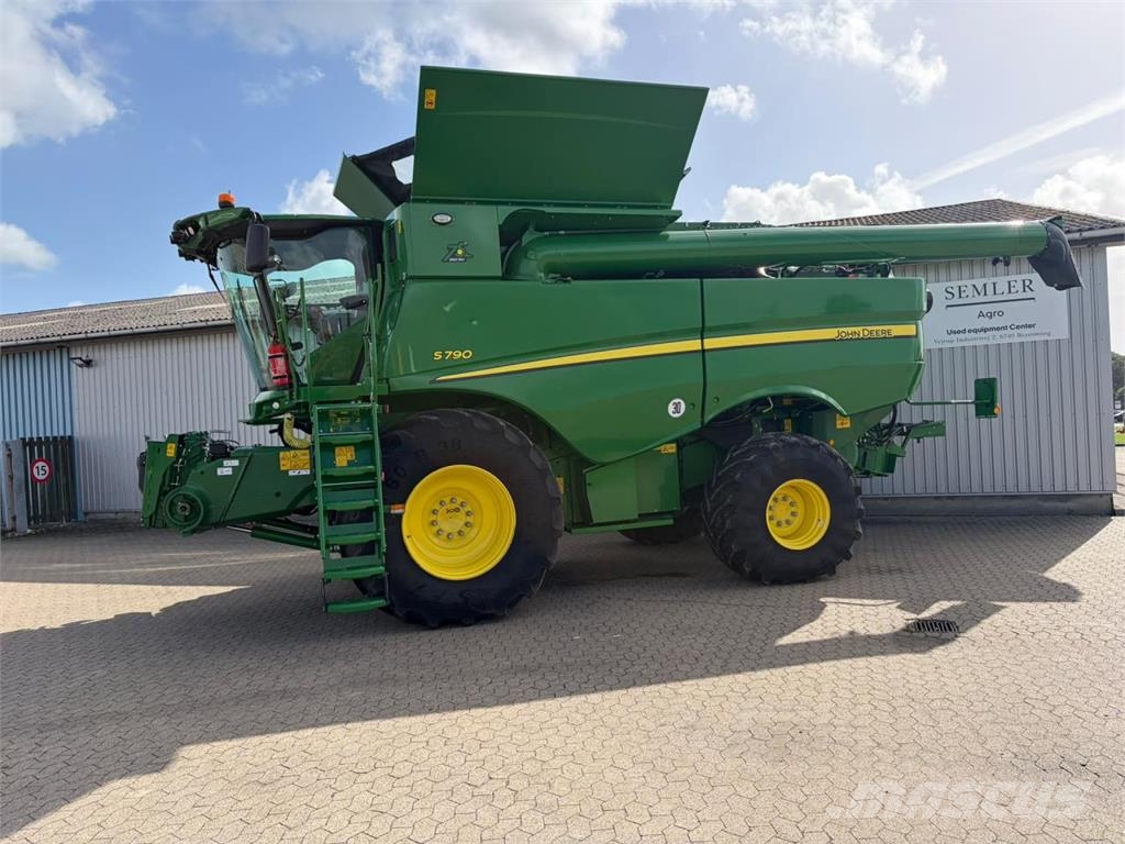 John Deere S790I Mähdrescher