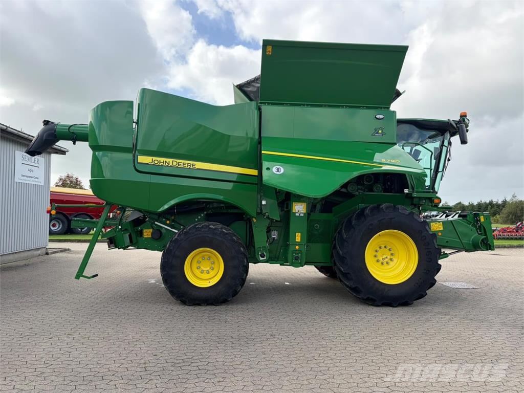 John Deere S790I Mähdrescher
