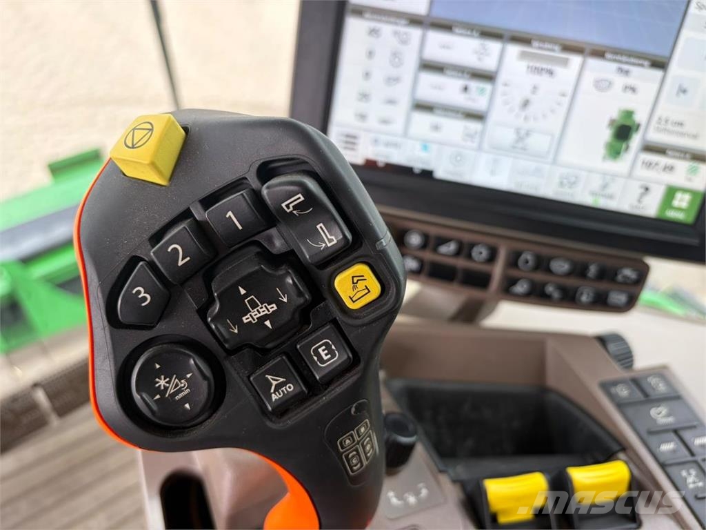 John Deere S790I Mähdrescher