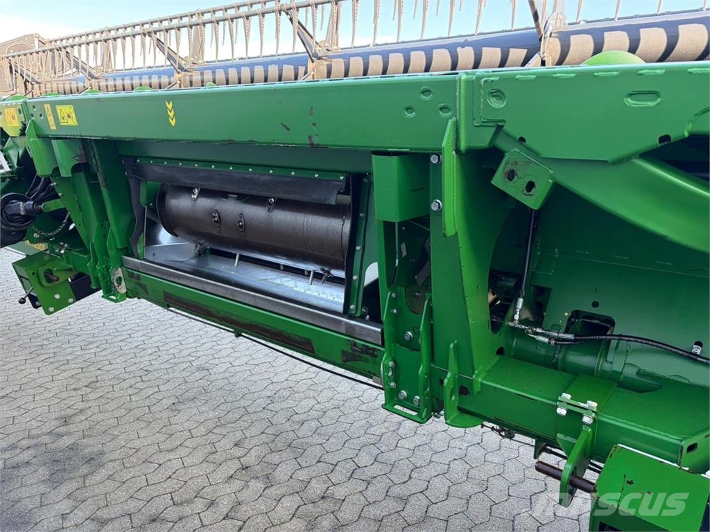 John Deere S790I Mähdrescher