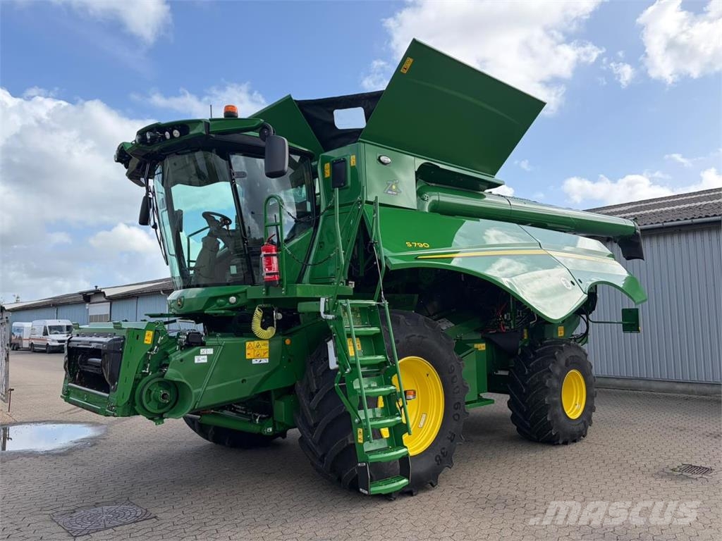 John Deere S790I Mähdrescher