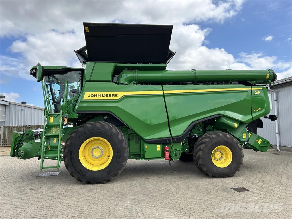 John Deere X9-1000 Ražas novākšanas kombaini