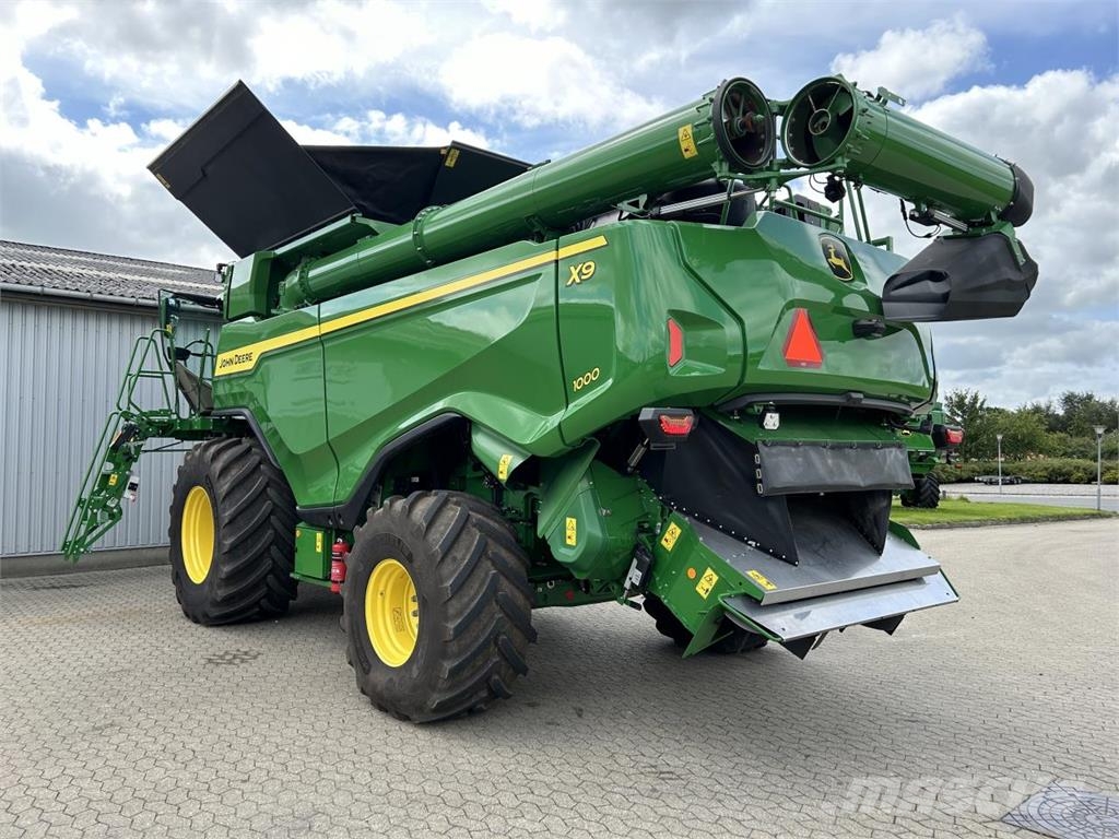 John Deere X9-1000 Ražas novākšanas kombaini