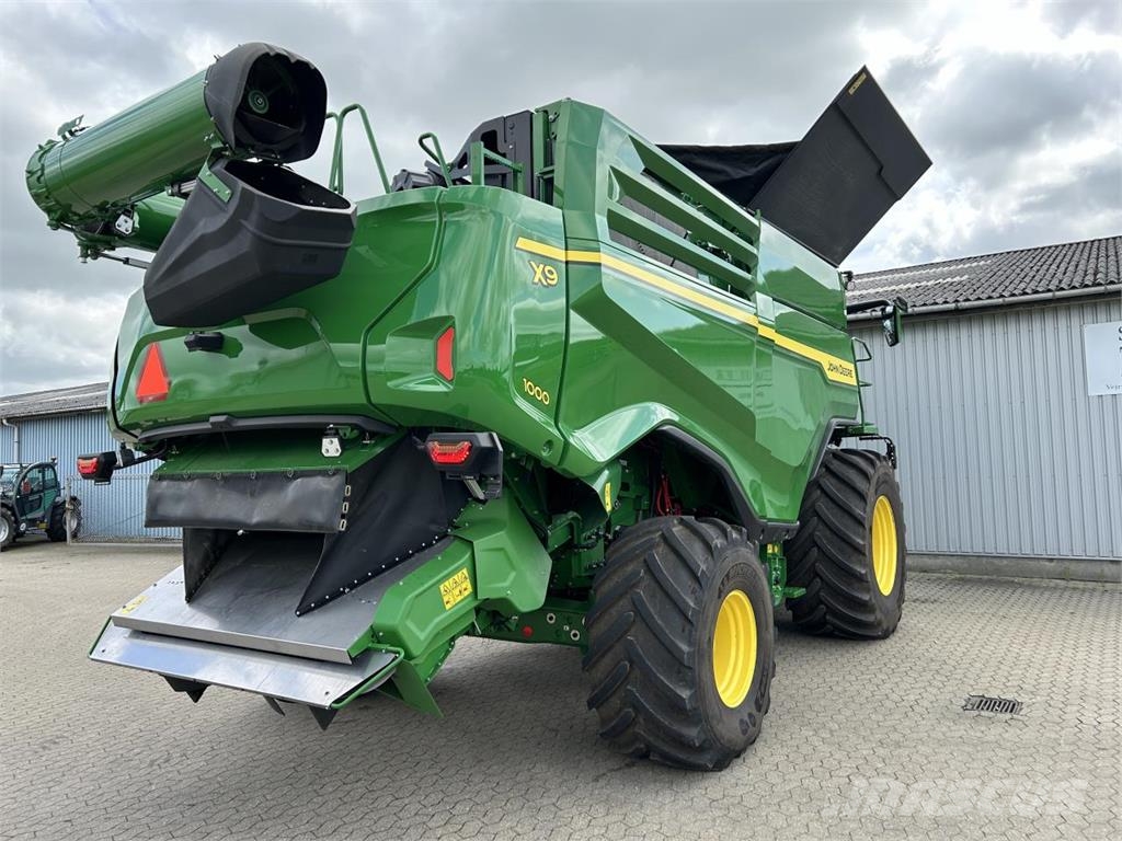 John Deere X9-1000 Ražas novākšanas kombaini