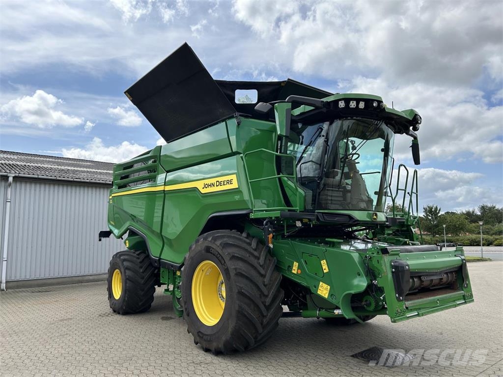 John Deere X9-1000 Ražas novākšanas kombaini