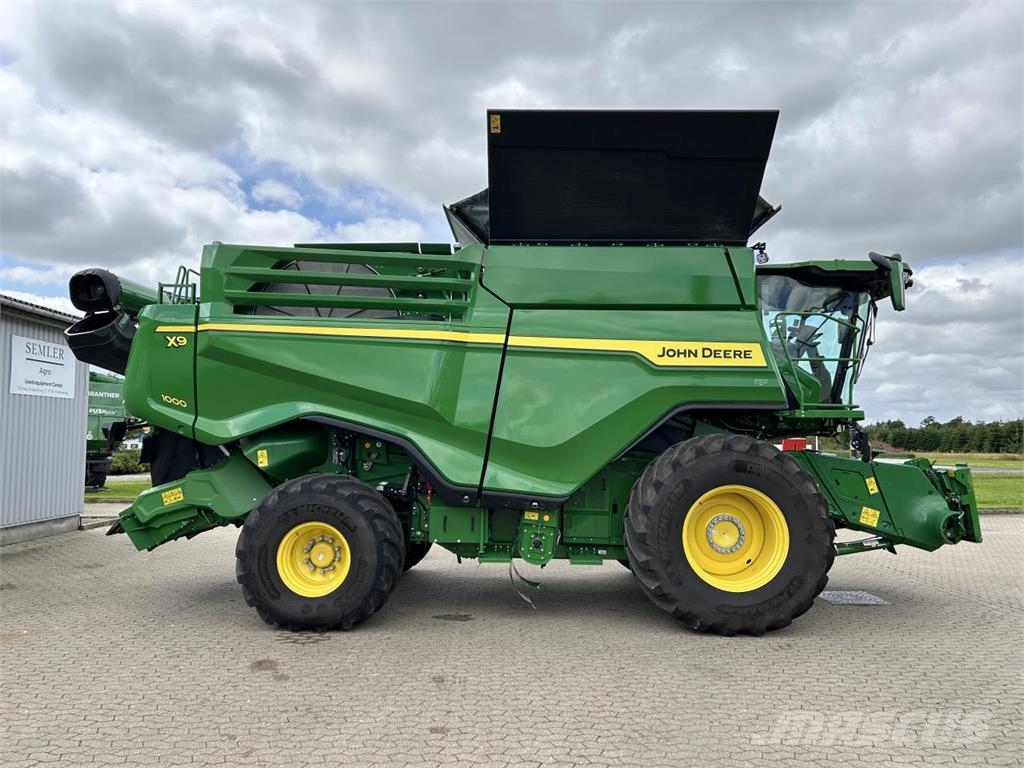 John Deere X9-1000 Ražas novākšanas kombaini
