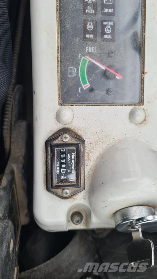Kato 19VXT Εκσκαφάκι (διαβολάκι) < 7t