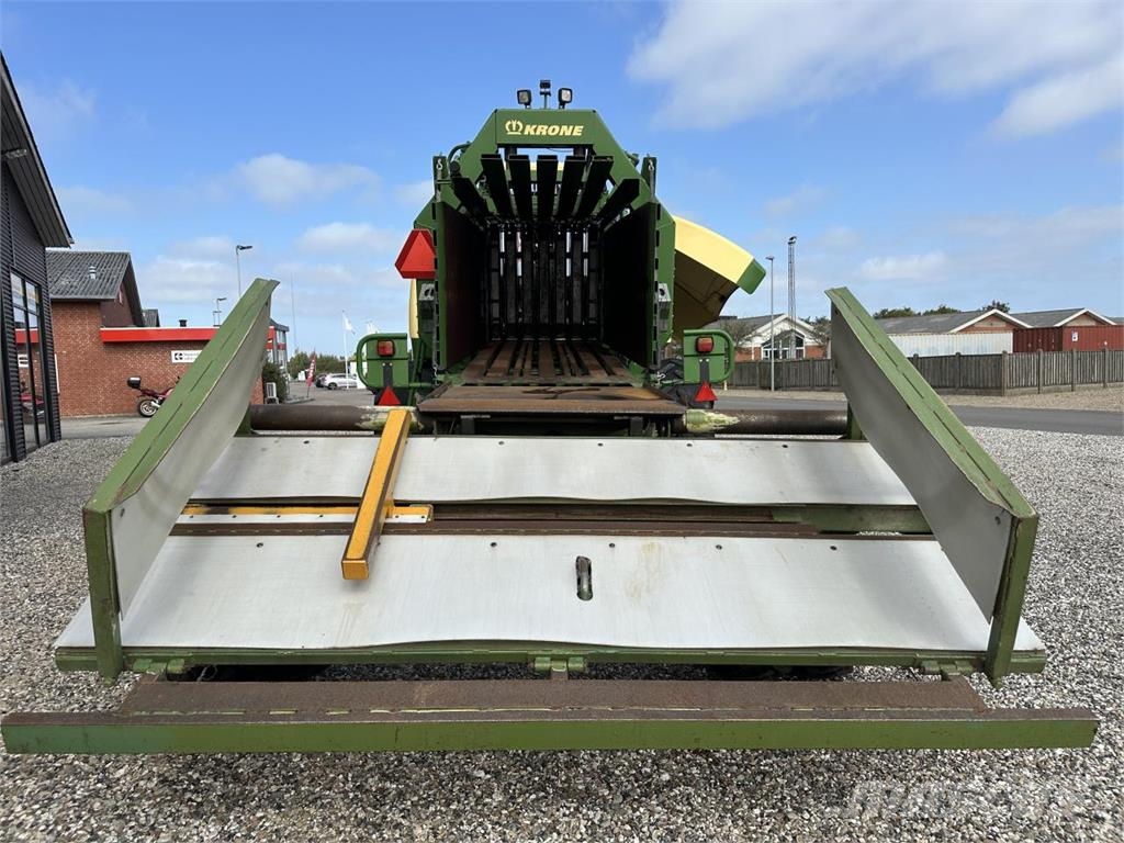 Krone BIG PACK 12130 Kanttipaalaimet
