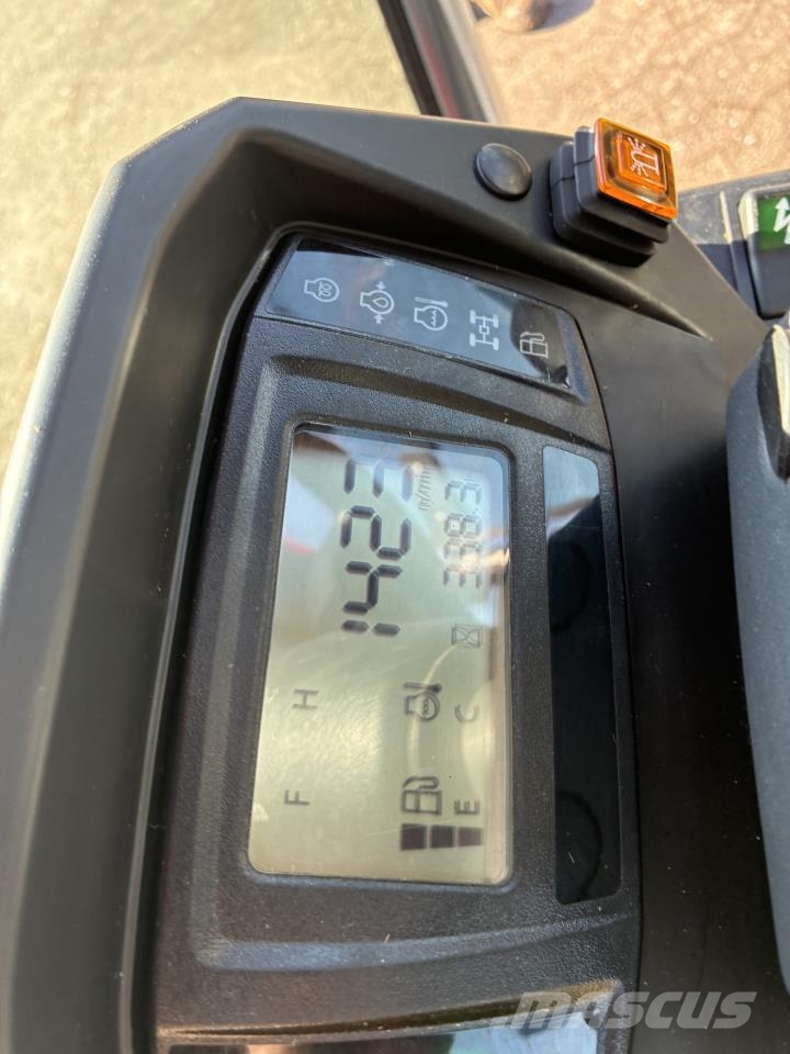 Kubota F3890 Manji traktori