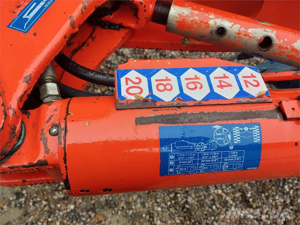 Kuhn VARI-MASTER 152 Obračalni plugi