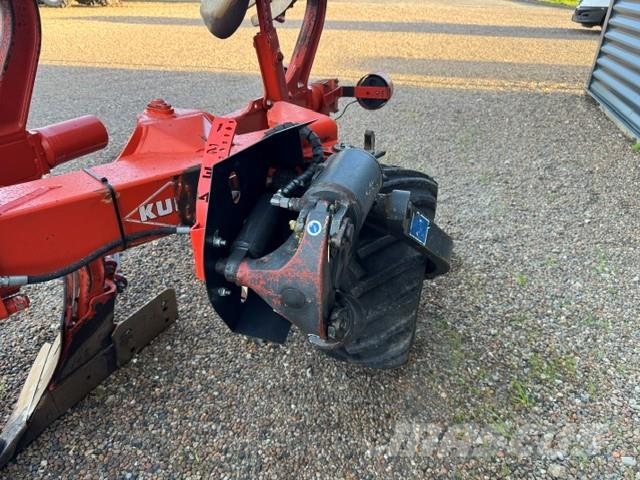 Kuhn VARI-MASTER 153 4+1 Plugovi obrtači