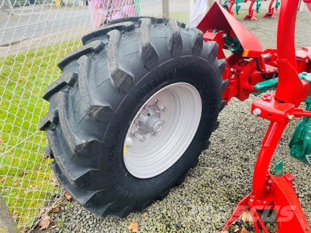 Kverneland 6300S Wentelploegen