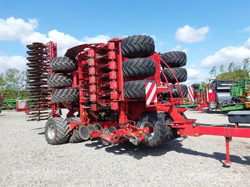 Kverneland U-Drill 6000 med fyldesnegl Sejalnice