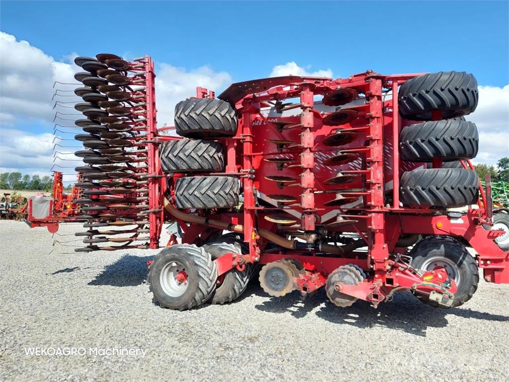 Kverneland U-Drill 6000 med fyldesnegl Sejalnice