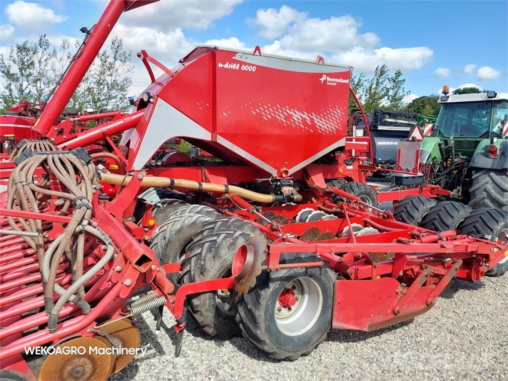 Kverneland U-Drill 6000 med fyldesnegl Sejalnice