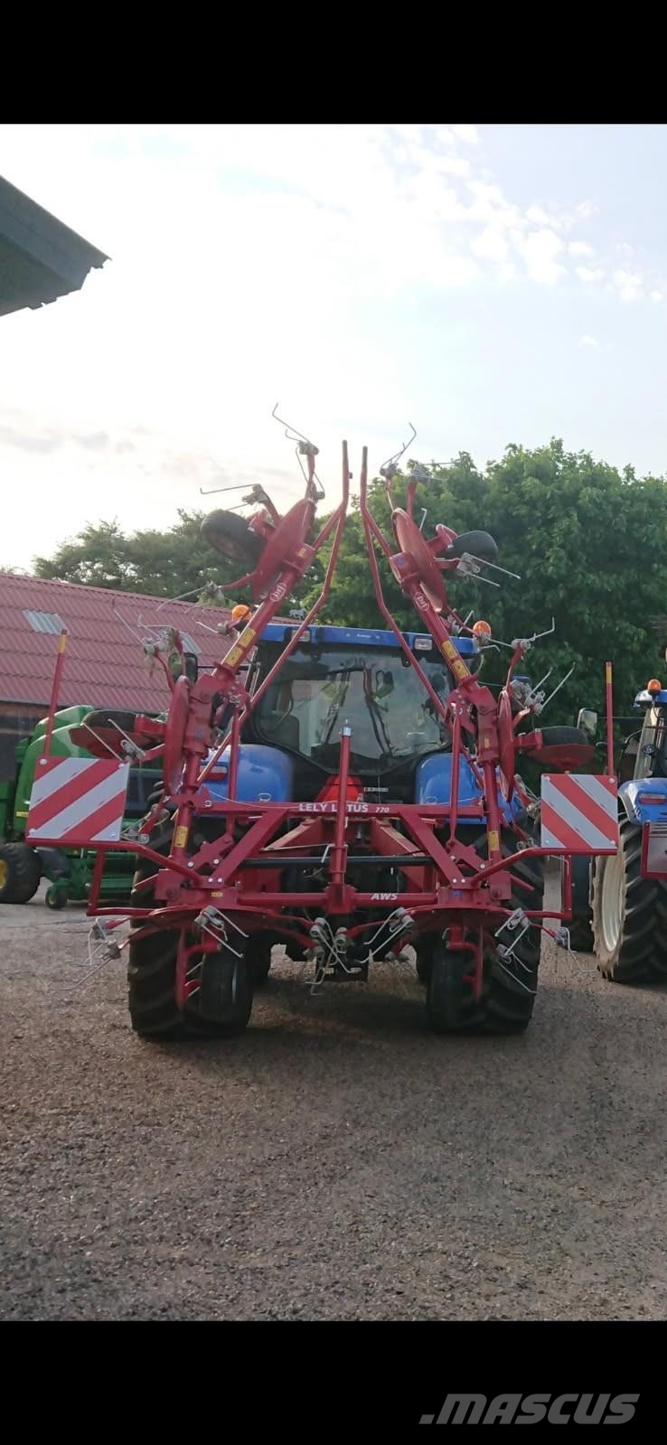 Lely LOTUS 770 Okretači i sakupljači sena