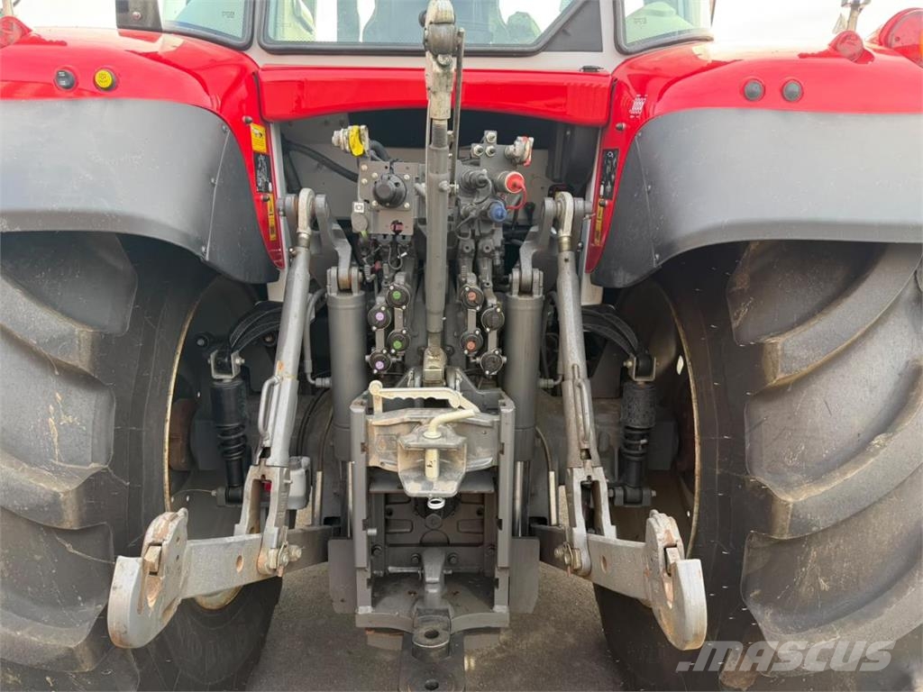 Massey Ferguson 7S180 Traktori