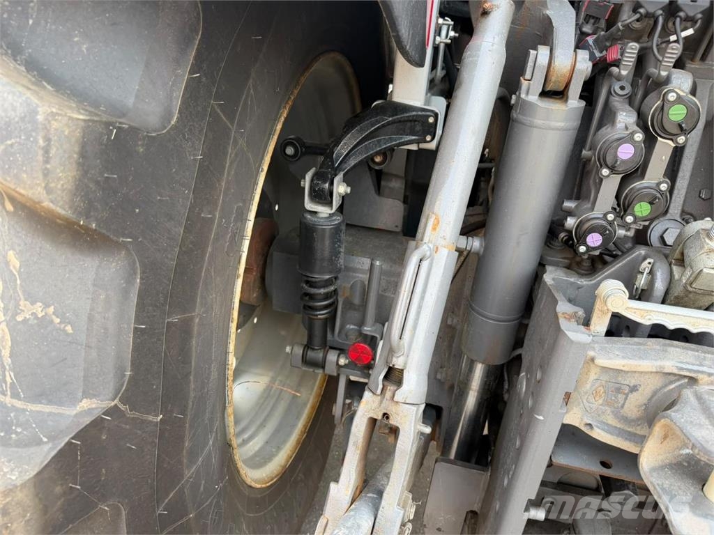 Massey Ferguson 7S180 Traktori