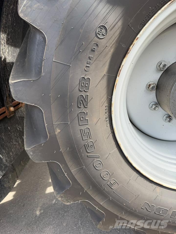 Massey Ferguson 7S180 Traktori
