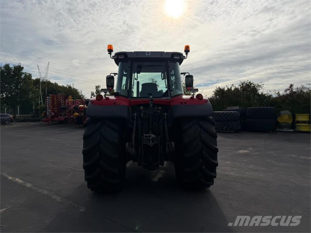 Massey Ferguson 7S180 Traktori