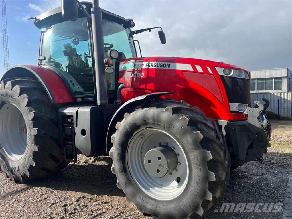Massey Ferguson 8690 VT Traktorit