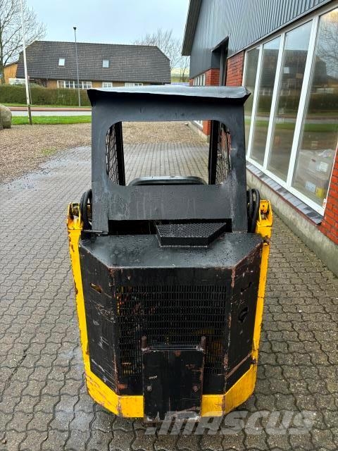 Massey Ferguson SKID-STEER Miniładowarki