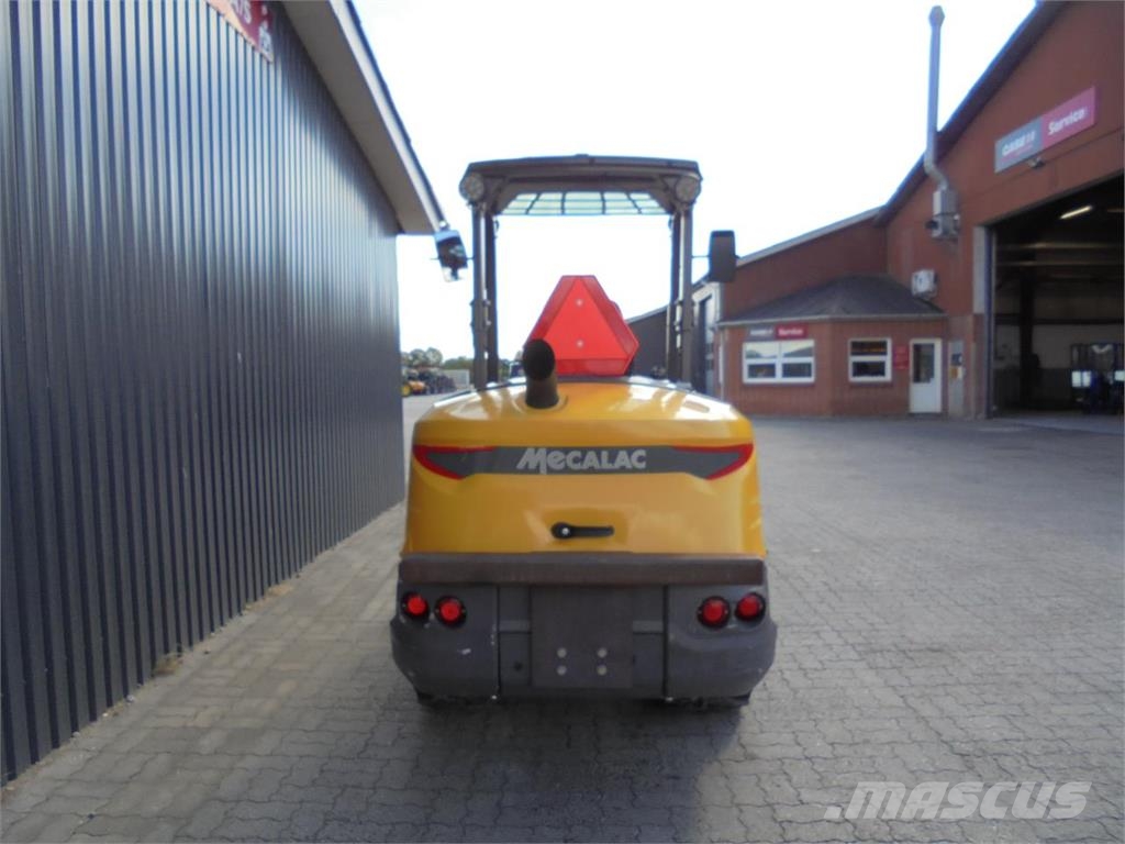 Mecalac MCL8 Mini carregadoras