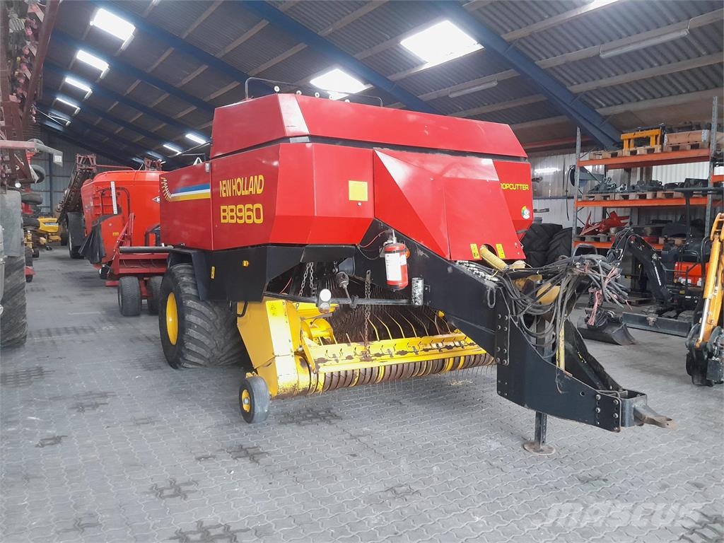 New Holland BB960 MED SNITTER Szögletes bálázók