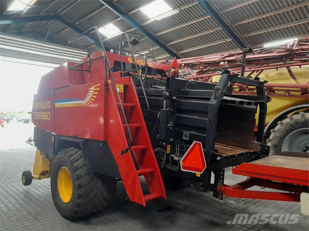 New Holland BB960 MED SNITTER Szögletes bálázók