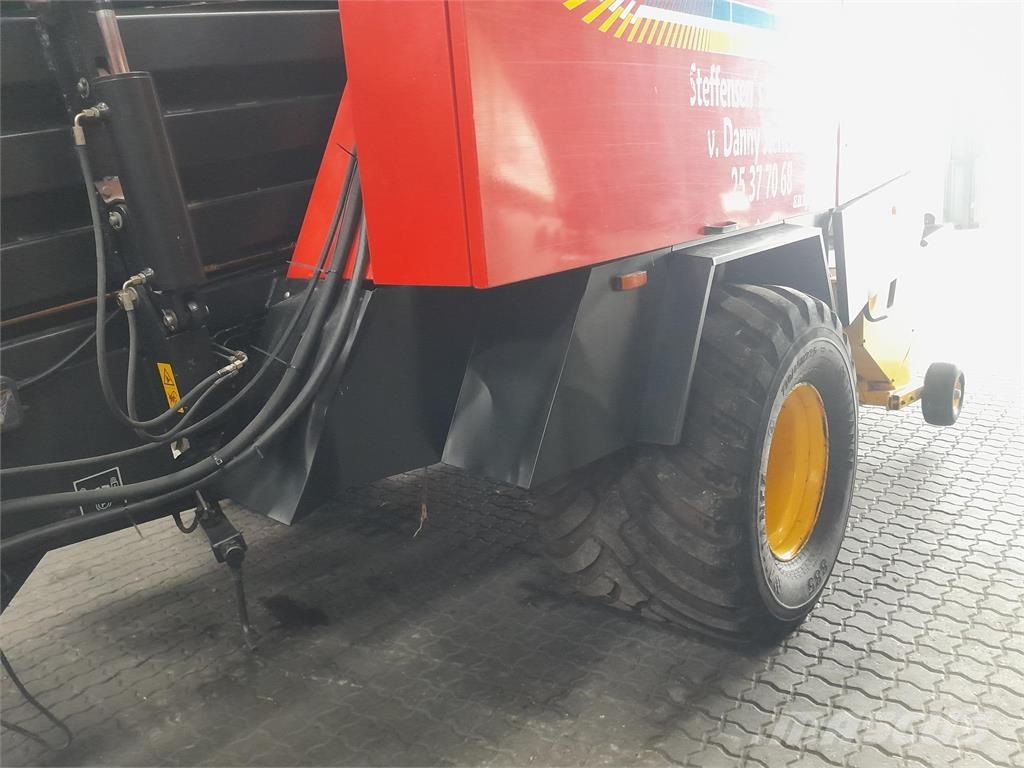 New Holland BB960 MED SNITTER Szögletes bálázók