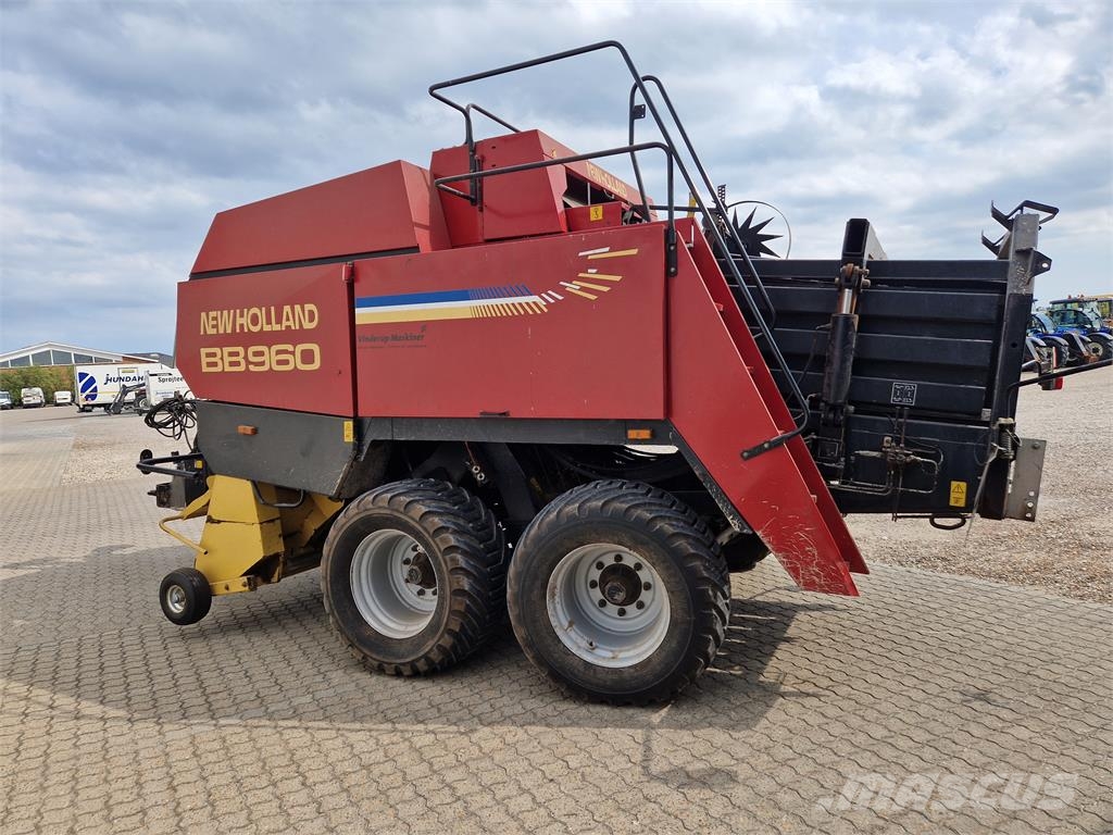 New Holland BB960RT محزمات مربعة