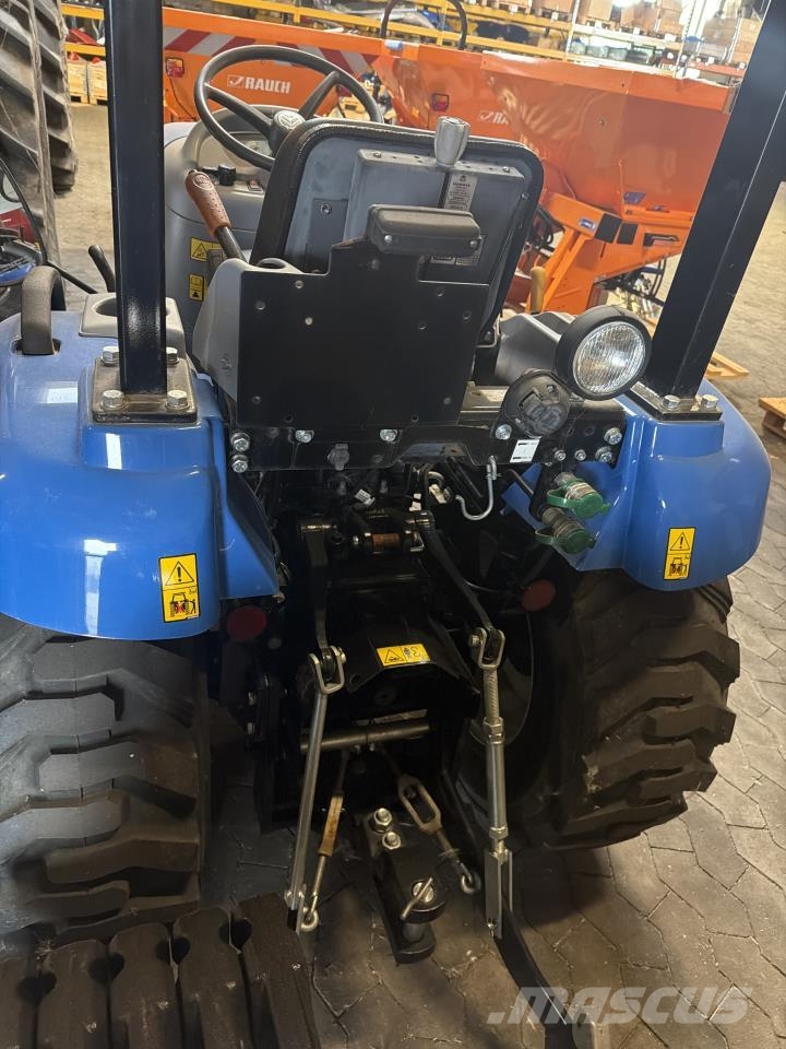 New Holland BOOMER 25 Kompaktné traktory