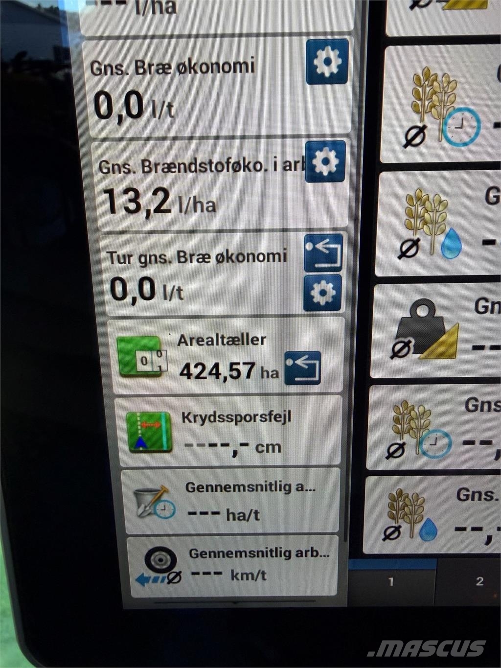 New Holland CR11 ST5 Spor Leikkuupuimurit
