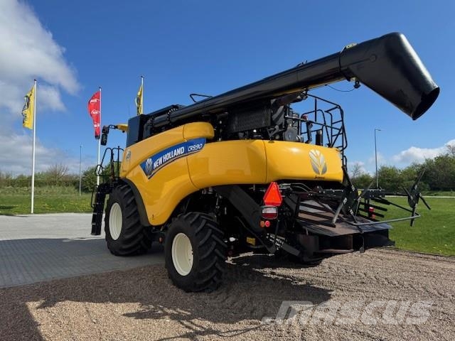 New Holland CR9.90 TIER4 Mähdrescher