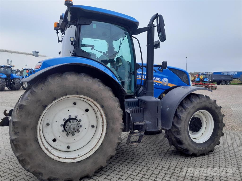 New Holland T7.230SWII MY18 الجرارات