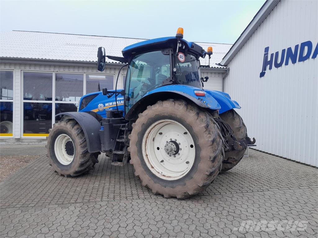New Holland T7.230SWII MY18 الجرارات